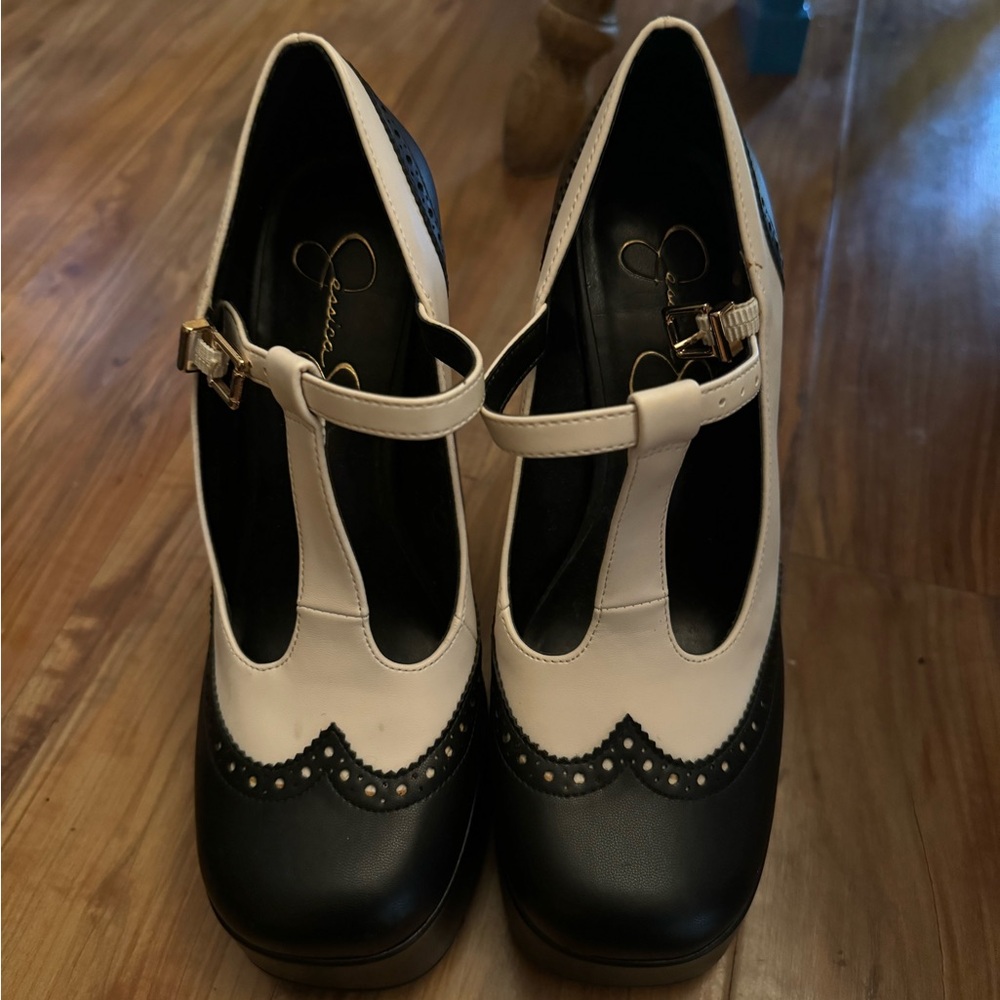 Jessica Simpson size 7 salt and pepper Mary Jane platforms in perfect condition